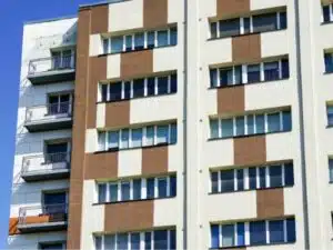 foto esterna di facciata di un palazzo